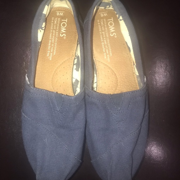 Toms loafer size 6W - Picture 4 of 4